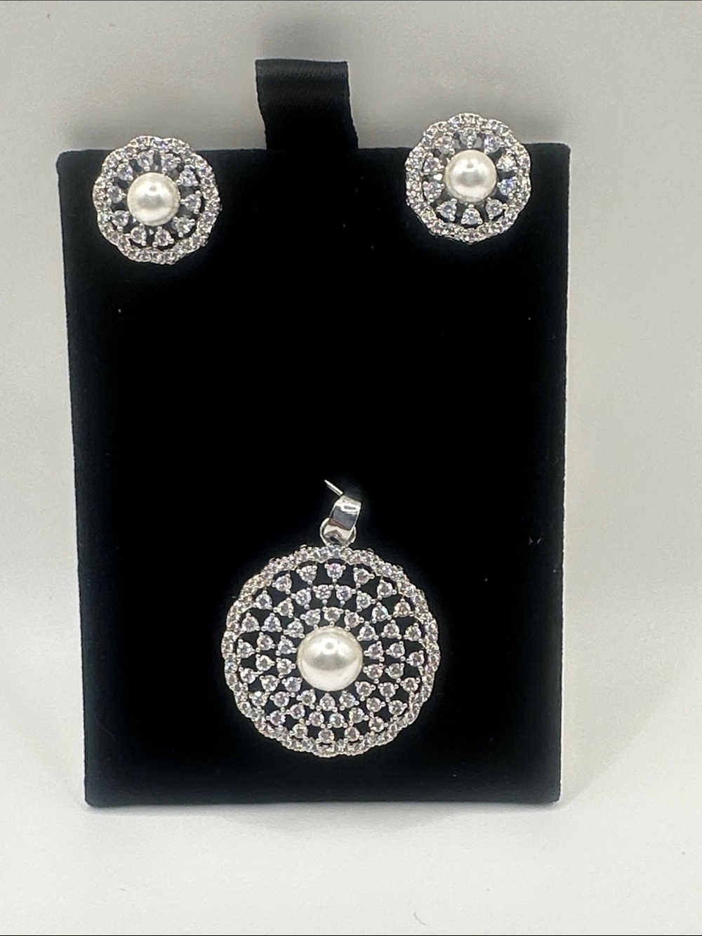 Classic Pearl and Crystal Filigree Pendant & Earring Set - Silver Tone